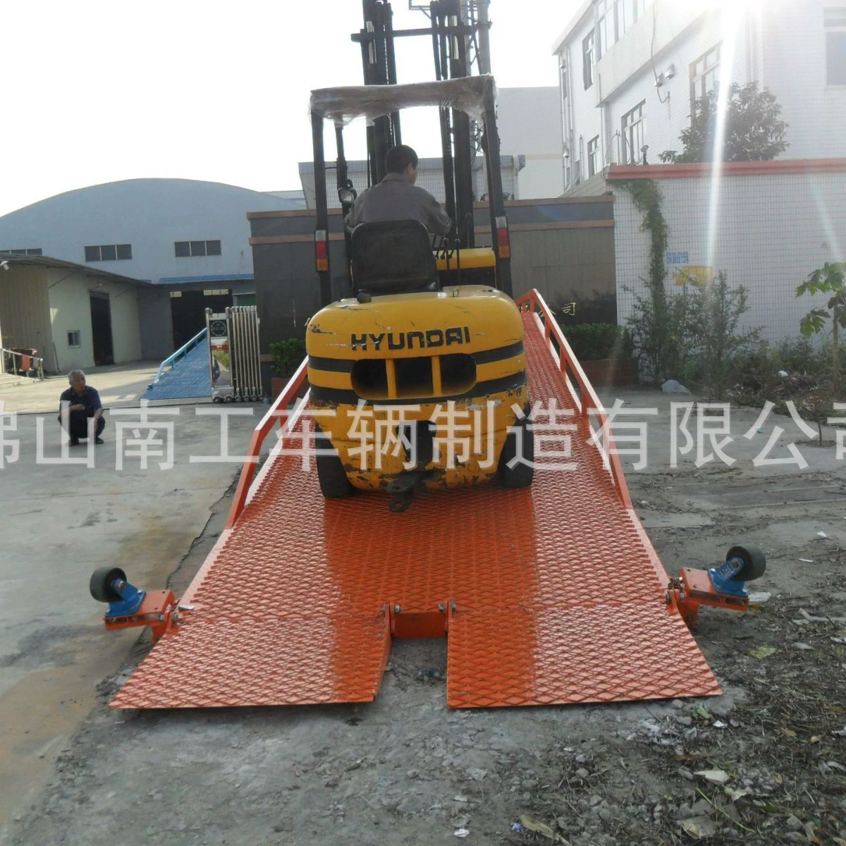 Нангонг прочный и надежный погрузочный пандус 12Т для буксировки мобильного погрузочного пандуса на большие расстояния