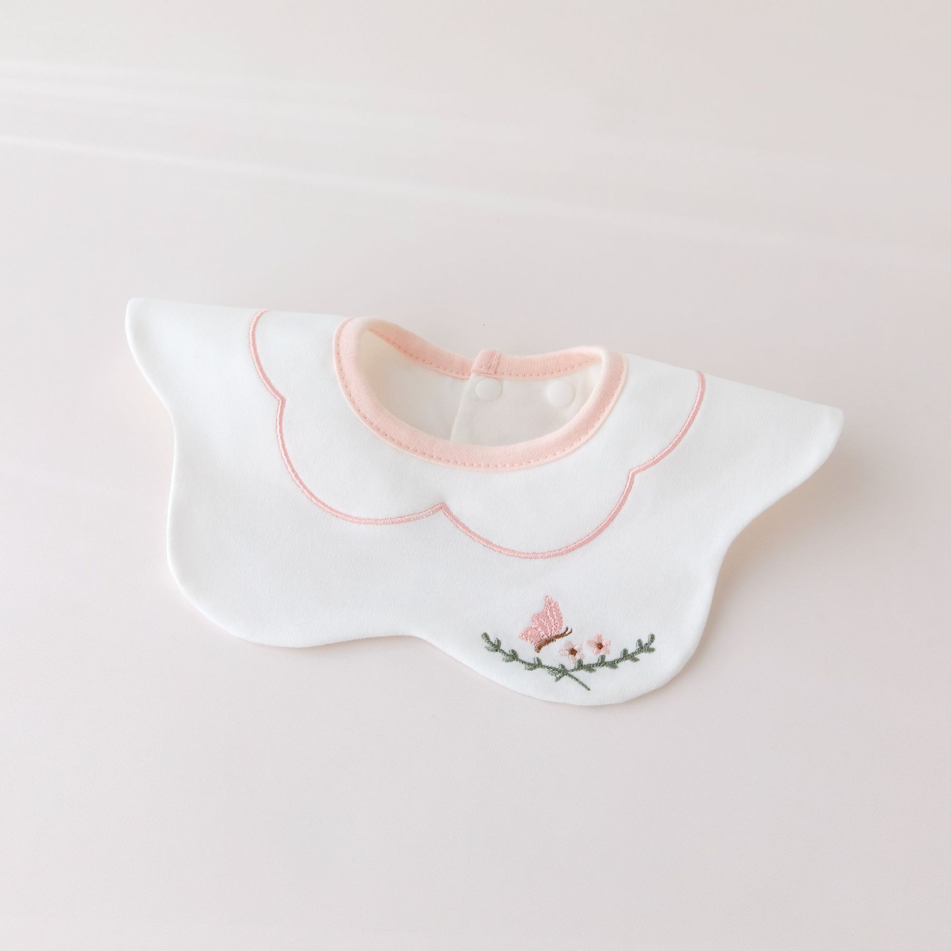 Butterfly sweetheart petal mouth towel