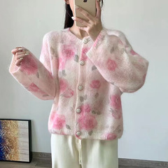 慵懒风玫瑰梦境浪漫粉花印花珍珠纽扣毛衣女高级感宽松圆领针织衫