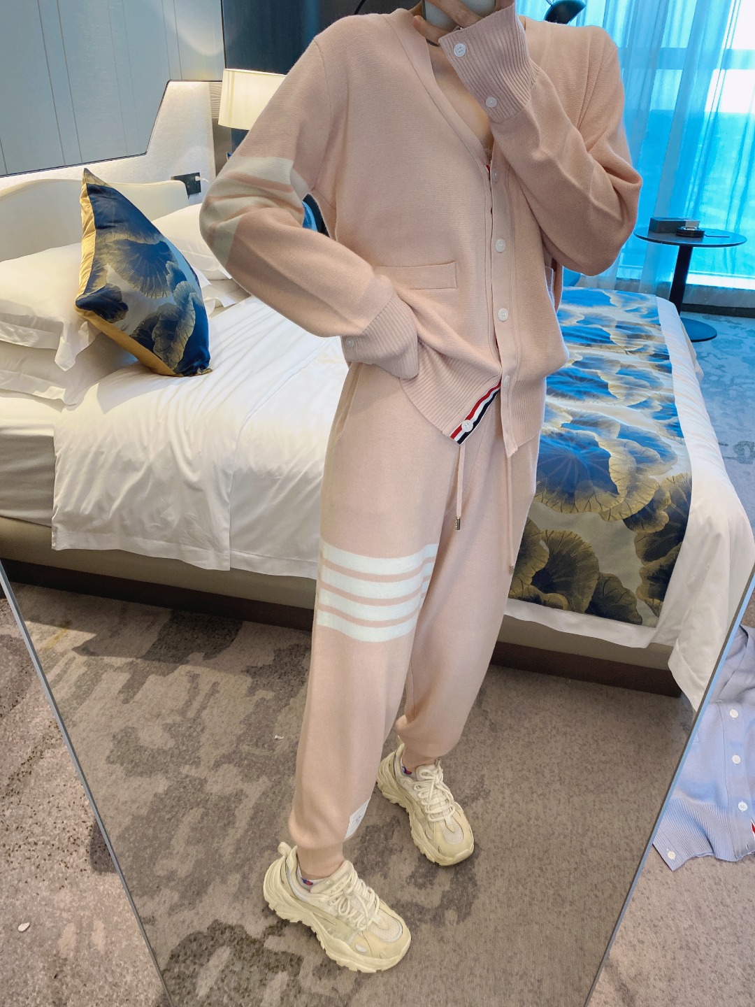 o_1faka9crf17jg1rfoblgrjs13kmo