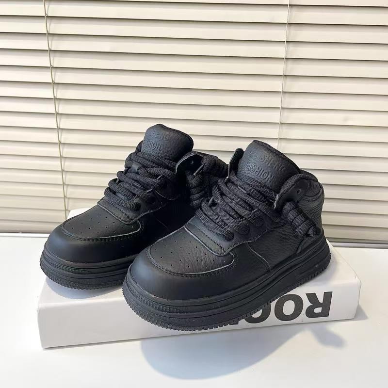 Zapatos deportivos para niños, zapatos de skate de alta altura para niños, otoño 2025 nuevos zapatos blancos para niñas, zapatos casuales con suela suave para niños grandes