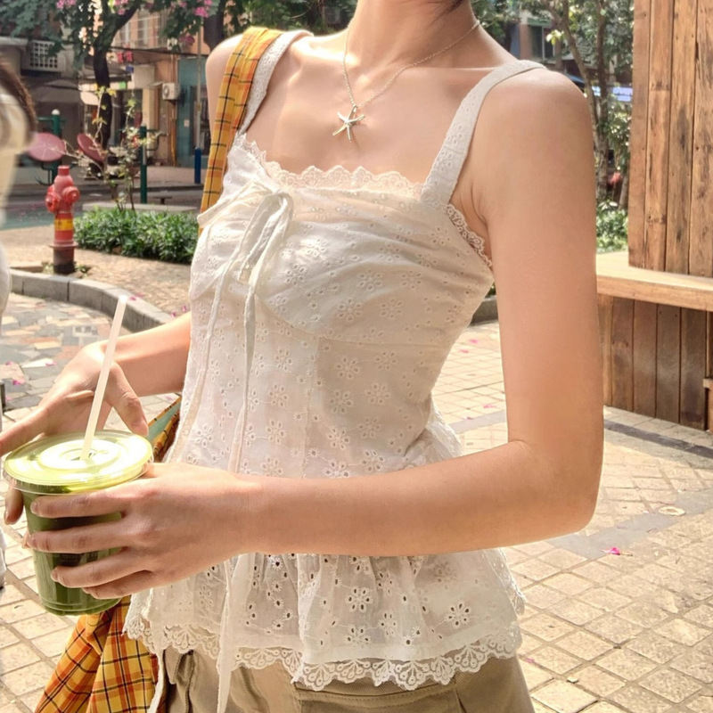 French-Style White Camisole for Women, New Spring and Summer Lace Sweet Slim Short Niche Design Sleeveless Top French-Style White Camisole for Women, New Spring and Summer Lace Sweet Slim Short Niche Design Sleeveless Top