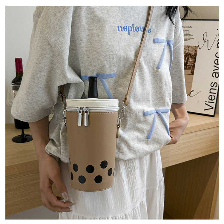 Milk Tea Cup Personalized Women's Single Shoulder Crossbody Trendy New 2024 Explosive Korean Fresh Water Bucket Bag_voghion.com