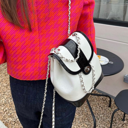 The new Korean version of the niche small fragrance backpack, textured large-capacity ins backpack for female students