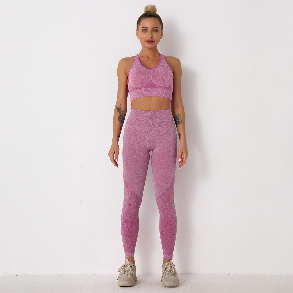 Conjunto de sujetador deportivo de sujeción ligera y legging de cintura ancha sin costuras NSLX48726