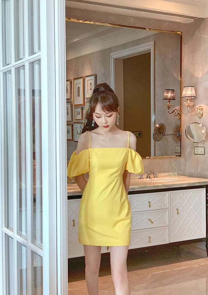Đầm suông nữ cổ yếm tay phồng hở vai phong cách hiện đại — Màu vàng chi tiết 6