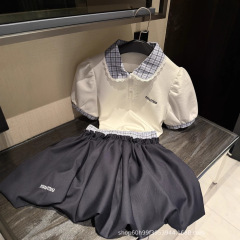Mm25夏の新作の少女風の格子の子供の襟の半袖の短いスカートの年齢を減らします。