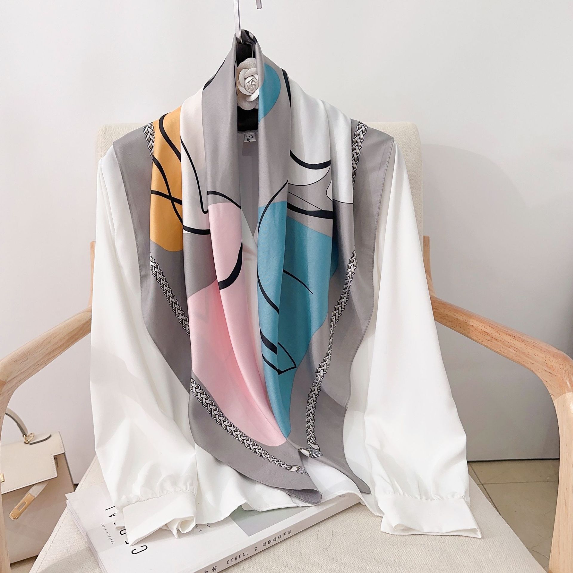 90 vacaciones de verano nuevas toallas cuadradas damas estilo extranjero playa de moda protector solar abrigo al por mayor