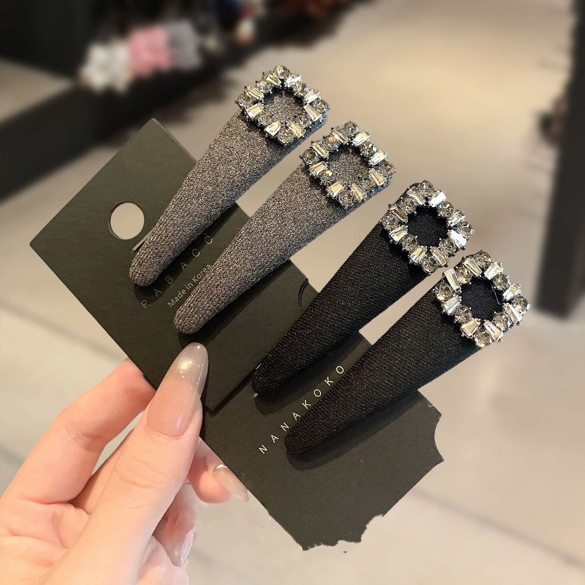 Pince à cheveux coréenne légère et luxueuse en tissu strass, accessoire féminin pratique pour les déplacements, idéale pour la frange et le front._voghion.com