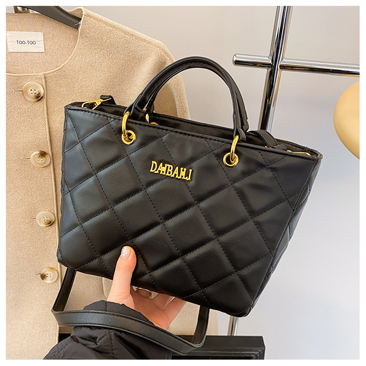 2023 Winter New Lingge Large Capacity Bag Women's Fashion Versatile One Shoulder Commuter Crossbody Tote Bag_voghion.com