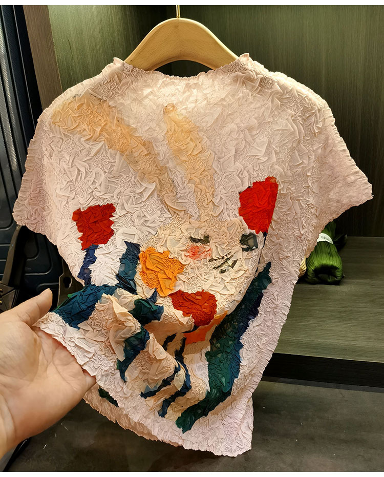 Áo thun nữ cổ tròn xếp ly in hình thỏ may mắn, tay ngắn thon gọn — Màu đen, Màu hồng, Màu trắng be chi tiết 15