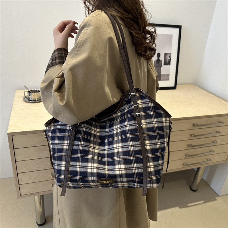Bolso Tote a cuadros de color en contraste de gran capacidad para mujer 2024 nuevo bolso de hombro de lona casual de moda de viaje de trabajo de otoño