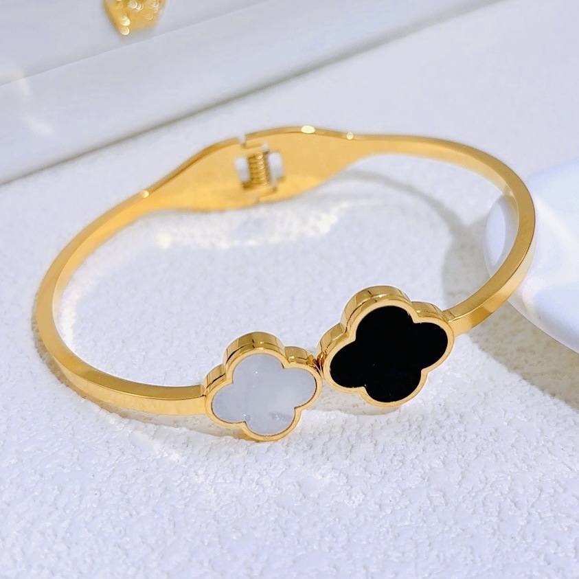 Nuevo estilo transfronterizo pulsera de diamantes de moda de acero de titanio pulsera al por mayor temperamento de lujo ligero femenino sentido de alto nivel estilo nicho