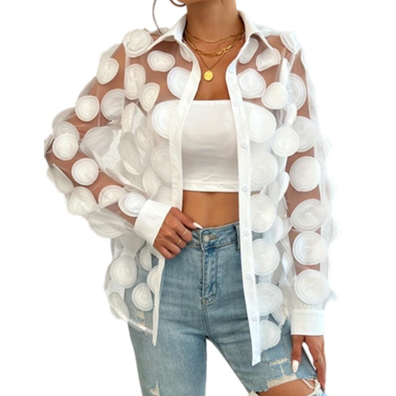 Camicia da donna a maniche lunghe con motivo traforato in rete, elegante, con collo alto, decorazione floreale tridimensionale e bordo incrociato_voghion.com