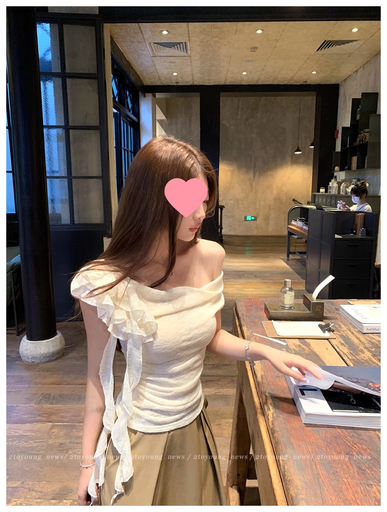 Asymmetric Ruffled Slim Tank Top