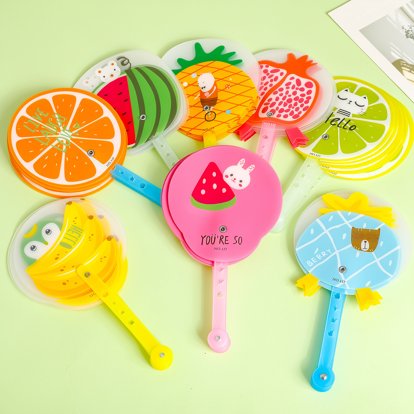 Ventilador plegable de fruta estudiantes portátiles de dibujos animados ventilador de mano verano fresco portátil pequeño ventilador para niños artículos de regalo