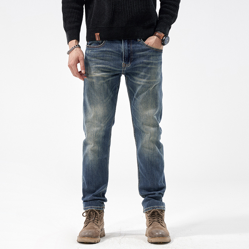 2025 nuevo nostálgico azul delgado pie pequeño de moda casual nuevo lavado de alta gama jeans de tendencia hombre 0368