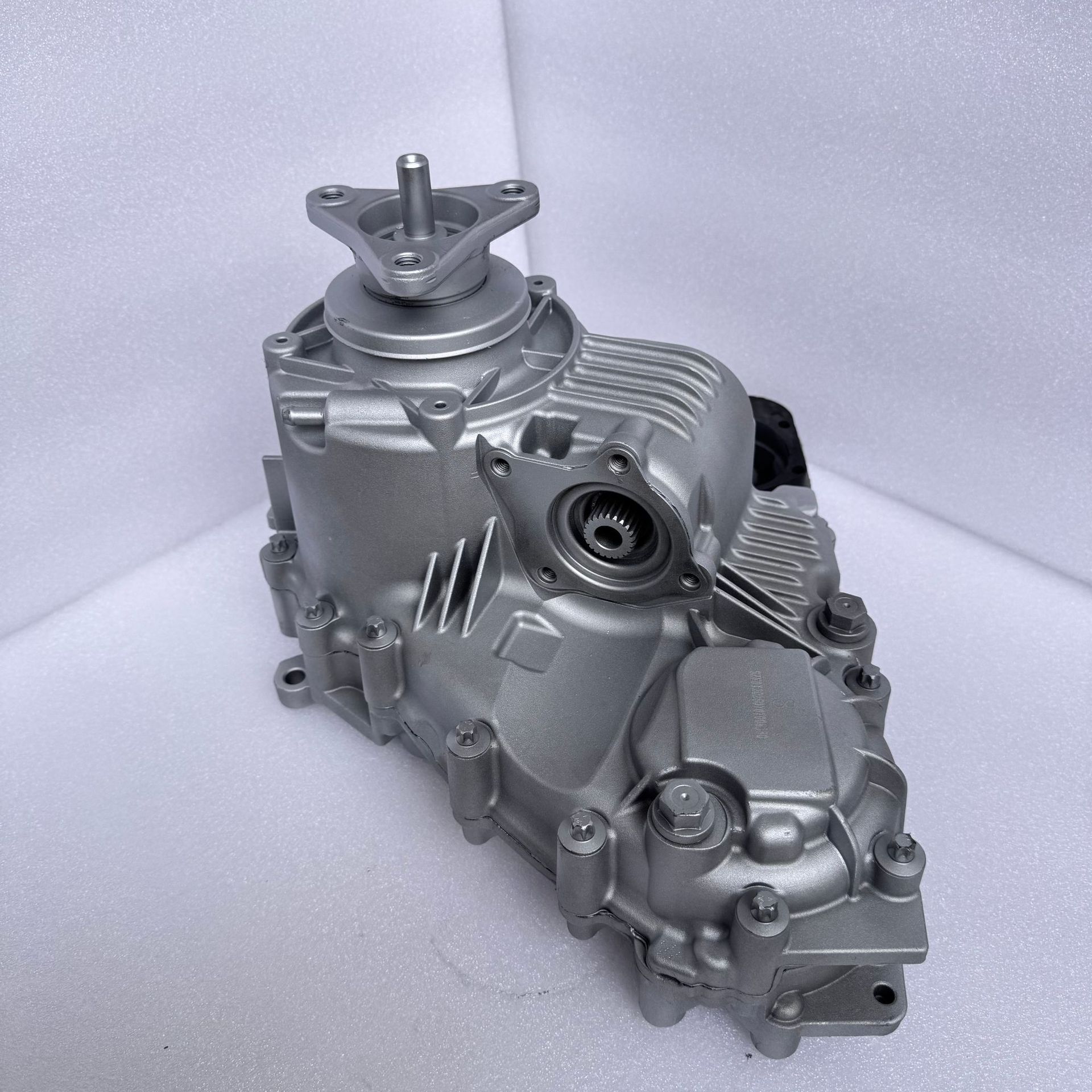 Four-wheel drive transfer case ATC400 ATC-400 27107573216 27103455136 is suitable for BMW