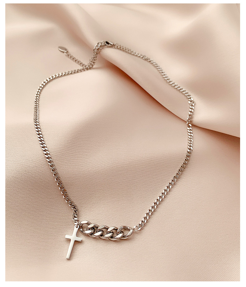 Simple Fine Hollow Chain Cross Necklace Clavicle Chain Titanium Steel Necklace display picture 3