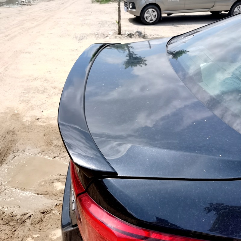 Suitable for 2015-2018 Toyota Crown Rear Wing 14Th Generation Crown Modification Special Punch-Free Horizontal Tail Press