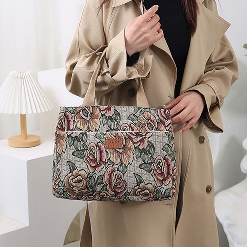 This retro handbag features a tote flower oil painting style. It's convenient to carry a lunch box to work. It has a large capacity and is a mommy bag for going out Specification drawing