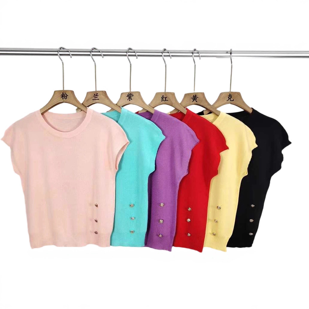 Fuchsia knitted summer T-shirt with a round collar sleevless