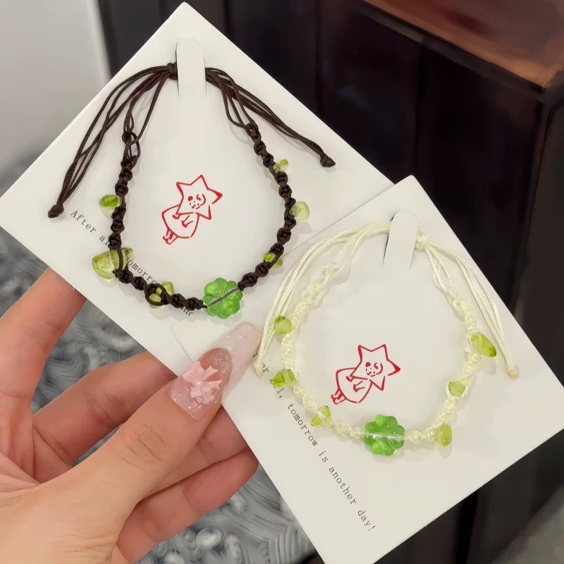Lucky Four-Leaf Clover Bracelet for Women, Unique and Versatile, High-Value Handmade Woven Couple's Bracelet, Gift for Girlfriend