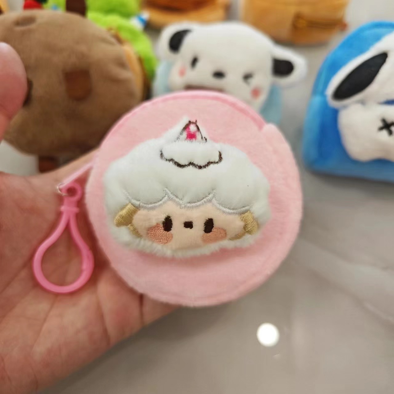 Beautiful sheep-round bag
