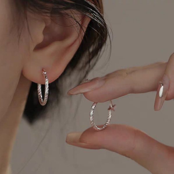 Geometric small design universal earrings with pigtail