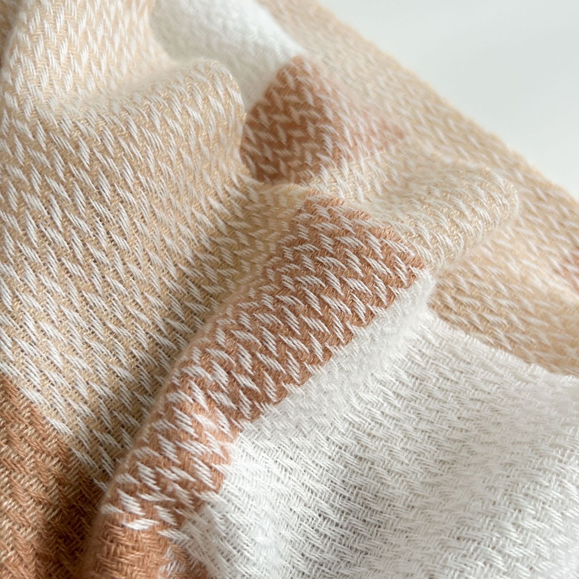 Transfronterizos otoño invierno calentamiento bufandas de bolsillo en estilo universitario de imitación de cachemira de color buñuelo largo medio de moda