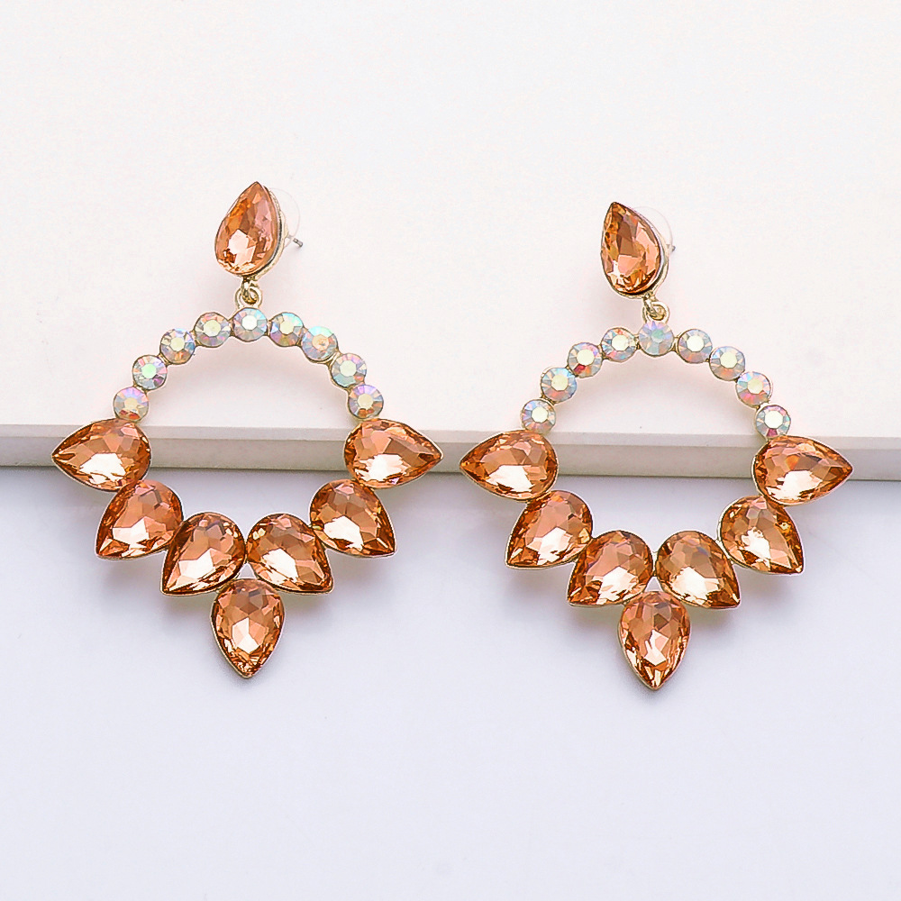 Fashion Diamond-studded Geometric Earrings display picture 11