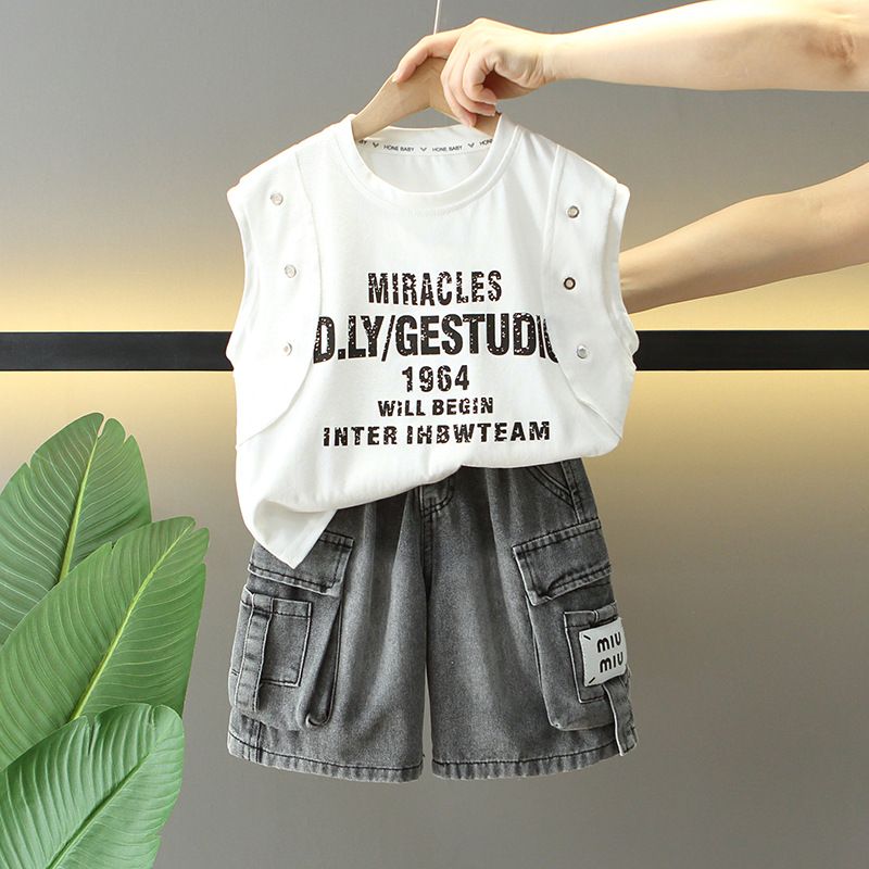 8105 Traje sin mangas de verano para niños 2025 verano nuevo estilo para niños estilo coreano pantalones cortos de mezclilla guapos ropa coreana