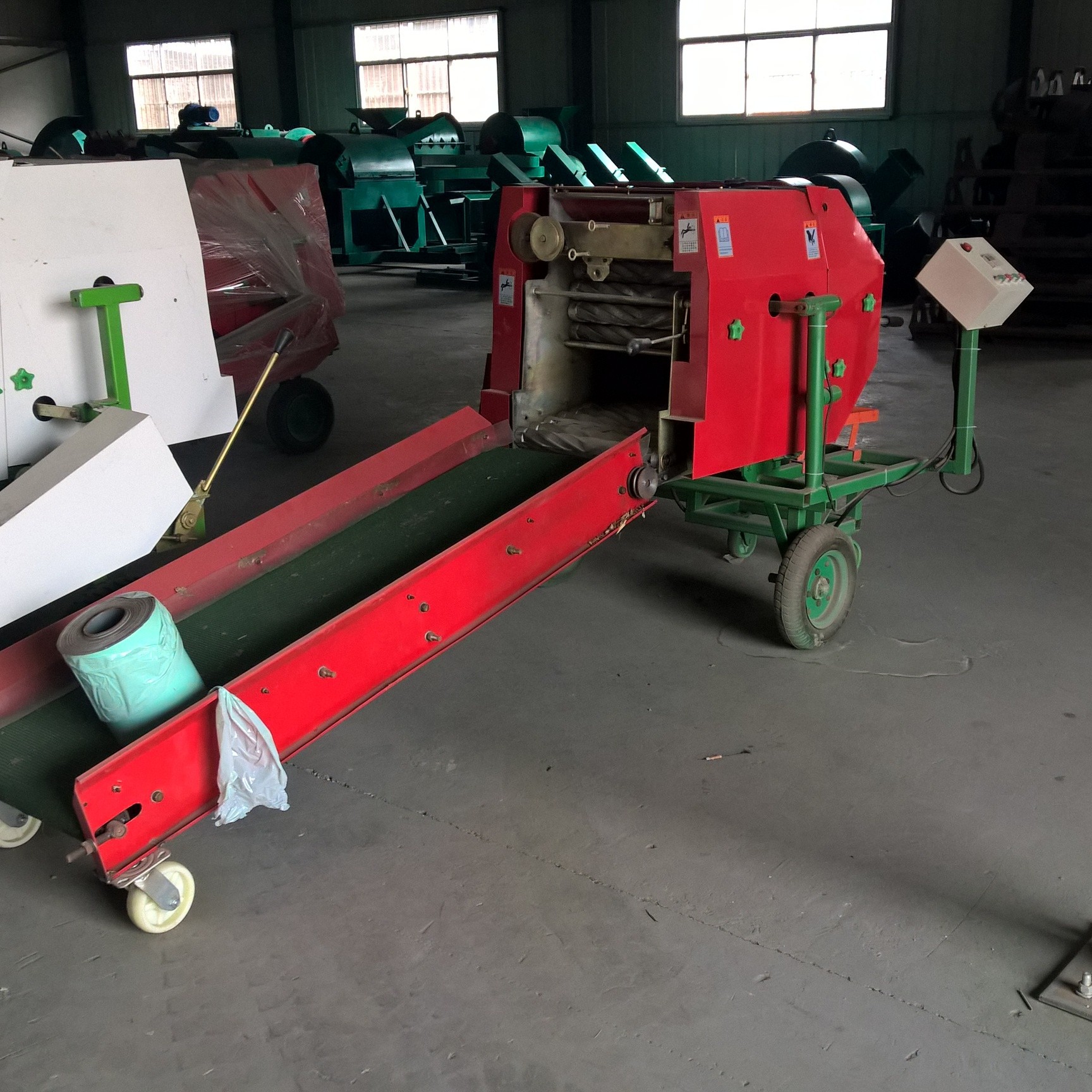 有补贴 全自动玉米秸秆打包机 青秸秆打捆包膜机 养殖青贮打包机