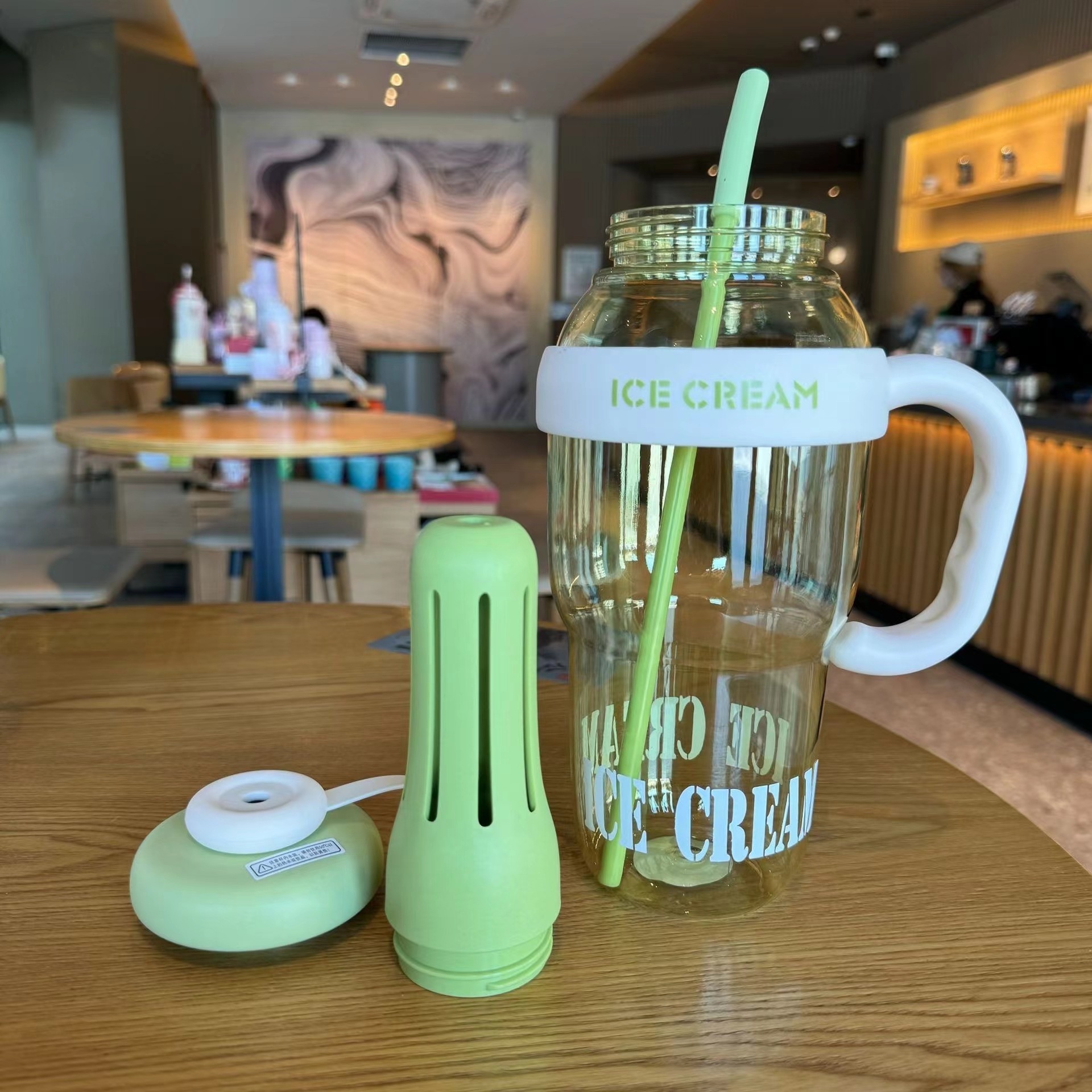 Giant Water Bottle With Handle, Large Capacity Summer Student Cup_voghion.com