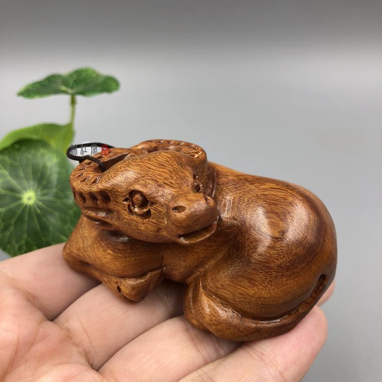 沉水老挝木雕手把件文玩核桃手串十二生肖生肖猪挂件摆件牛