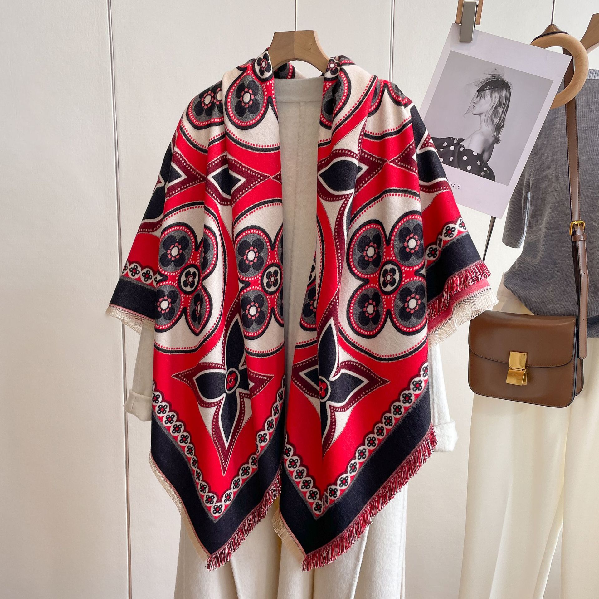 2023 Otoño e Invierno nueva moda simple chal de doble cara impresa bufanda de Cachemira engrosada cálida borla bufanda cuadrada