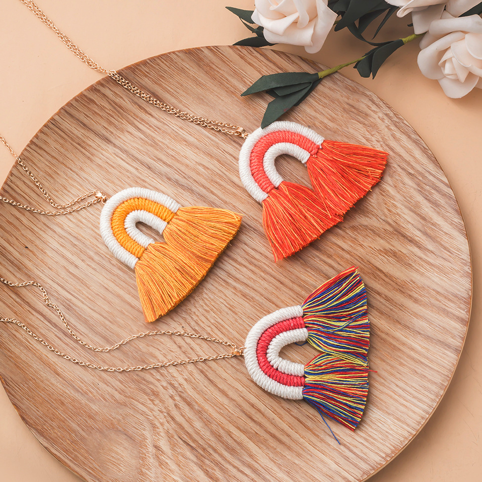 Fashion hand-woven tassel rainbow alloy necklace wholesale
