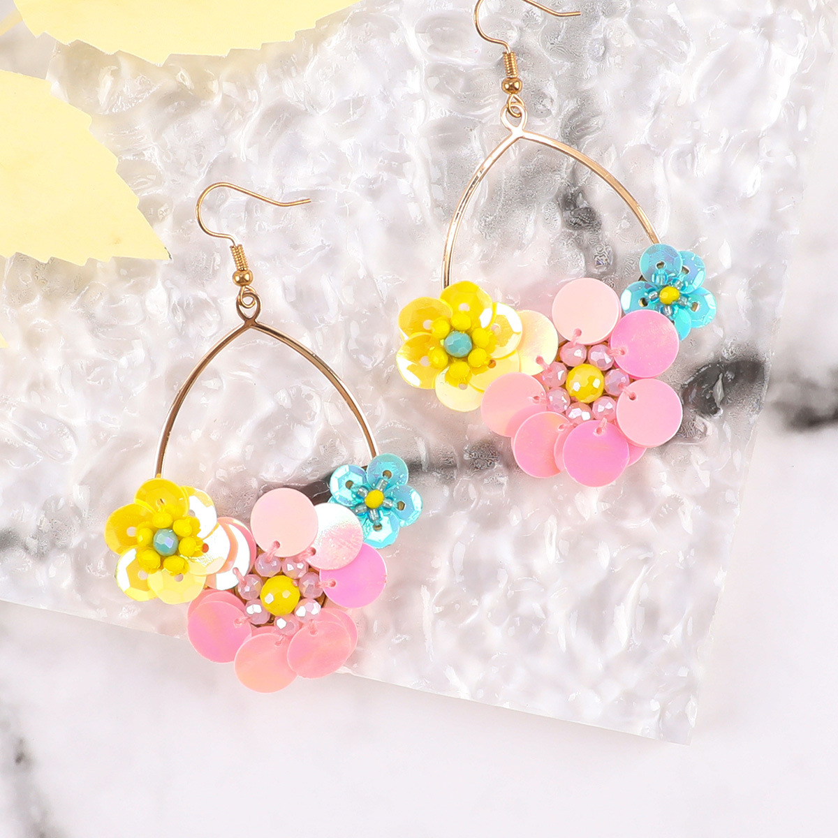 1 Pair Sweet Flower Arylic Glass Drop Earrings display picture 9