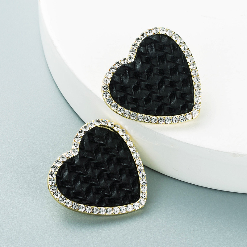 European And American Fashion & Trend New Product Creative Simple Love Heart-shaped Alloy Rhinestone Earrings Female All-matching Graceful Korean Earrings display picture 5