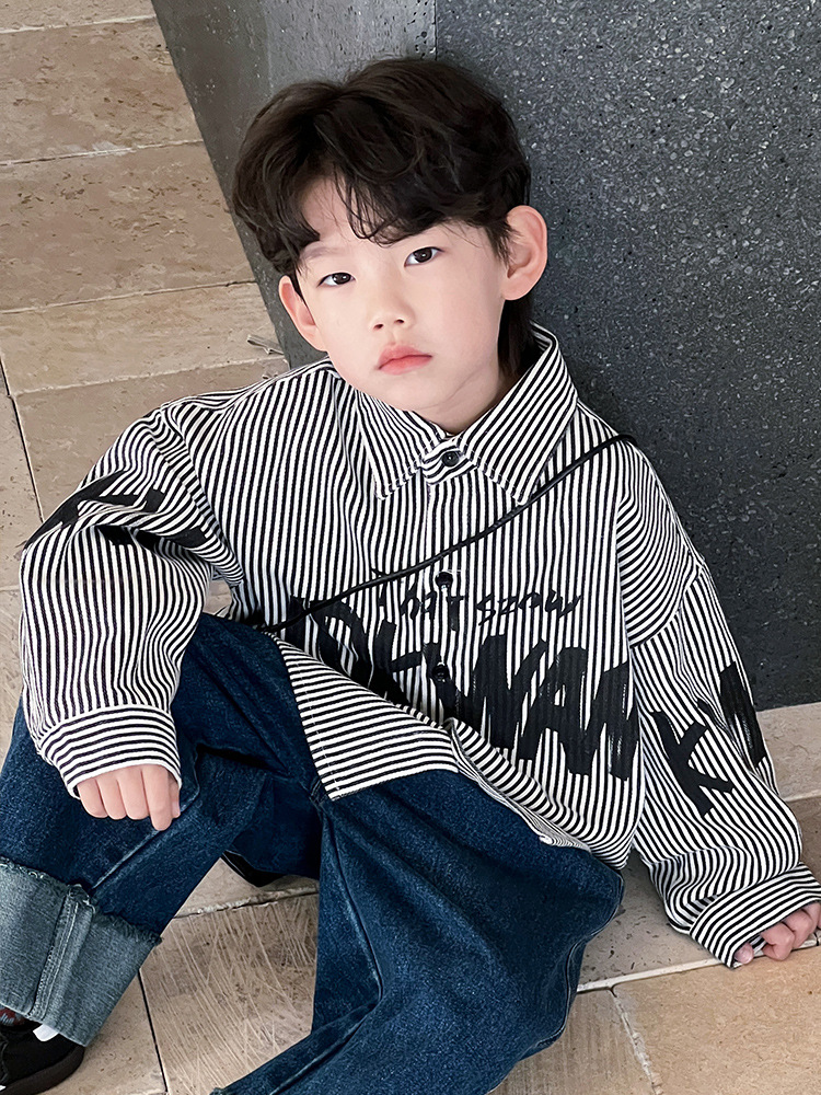 Camisas de otoño para niños, camisas infantiles, ropa infantil de otoño 2024 nuevo estilo, camisetas a rayas de estilo coreano para niños pequeños