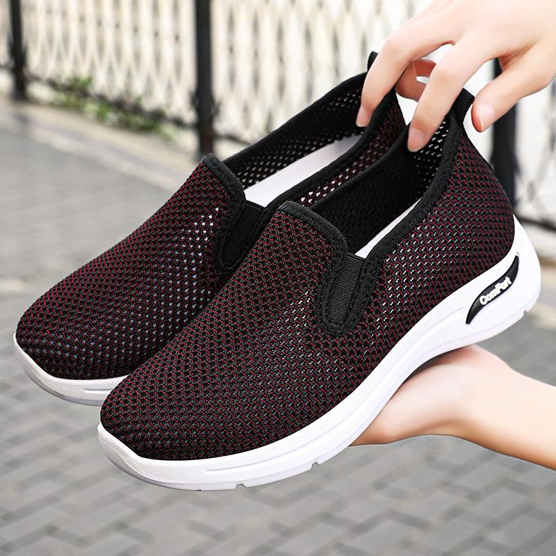 Zapatos de mujer de verano con suela suave no cansada zapatos de madre con una malla vacía transpirable, zapatos casuales cómodos para mujeres