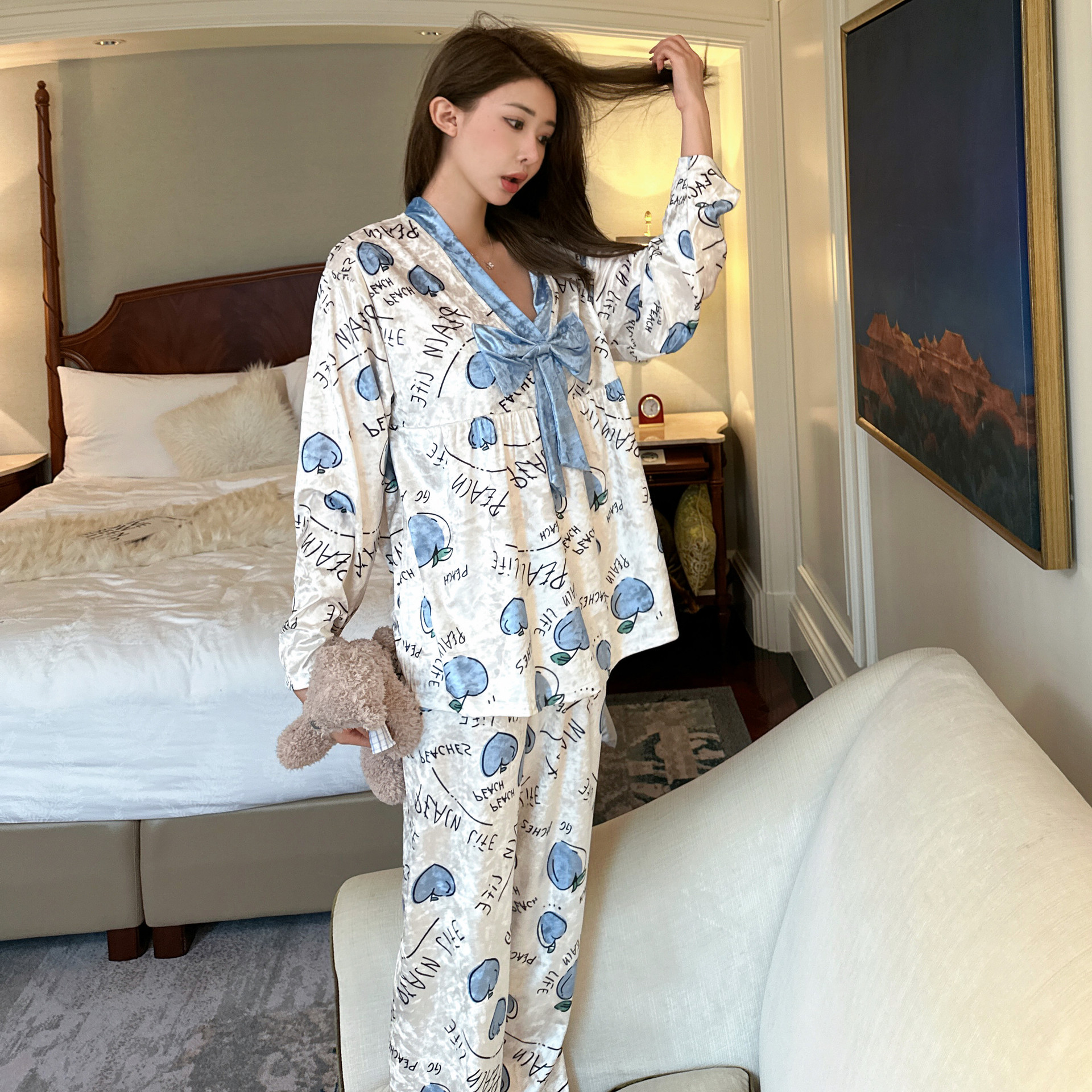 Popular online popular oro terciopelo pijamas de las mujeres oro diamante arco Otoño e Invierno manga larga luz lujo dulce hogar desgaste traje