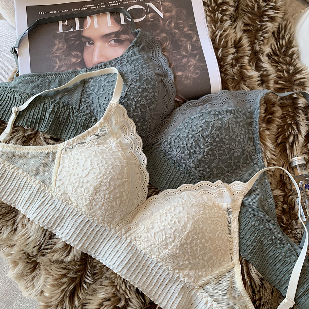 Original estilo francés inalámbrico ropa interior delgada de las mujeres taza de triángulo grande pecho pequeño encaje pecho pequeño pecho belleza espalda sujetador