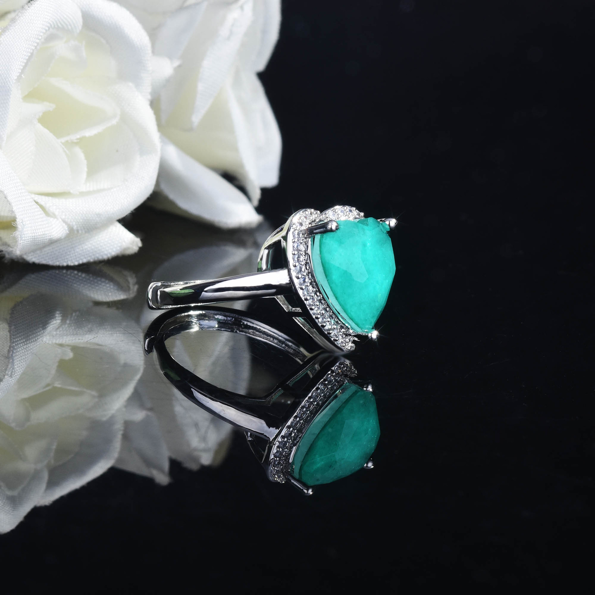 Großhandel Nachahmung Natürlicher Paraiba-set Herzförmiger Ring Anhänger Halskette Ohrringe Set display picture 5