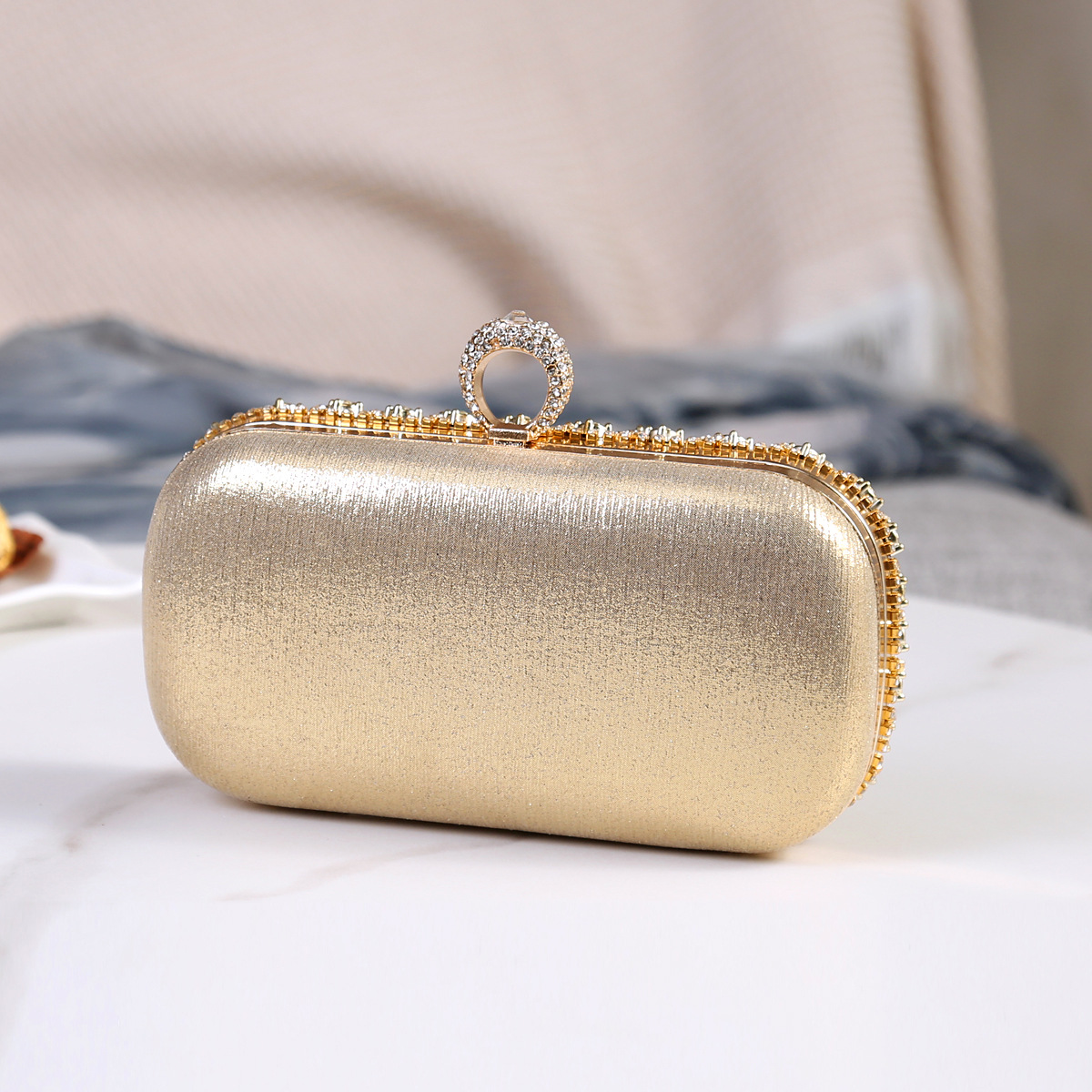 Elegant, Streetwear Style Metal Geometric Diamond Oval Evening Bags