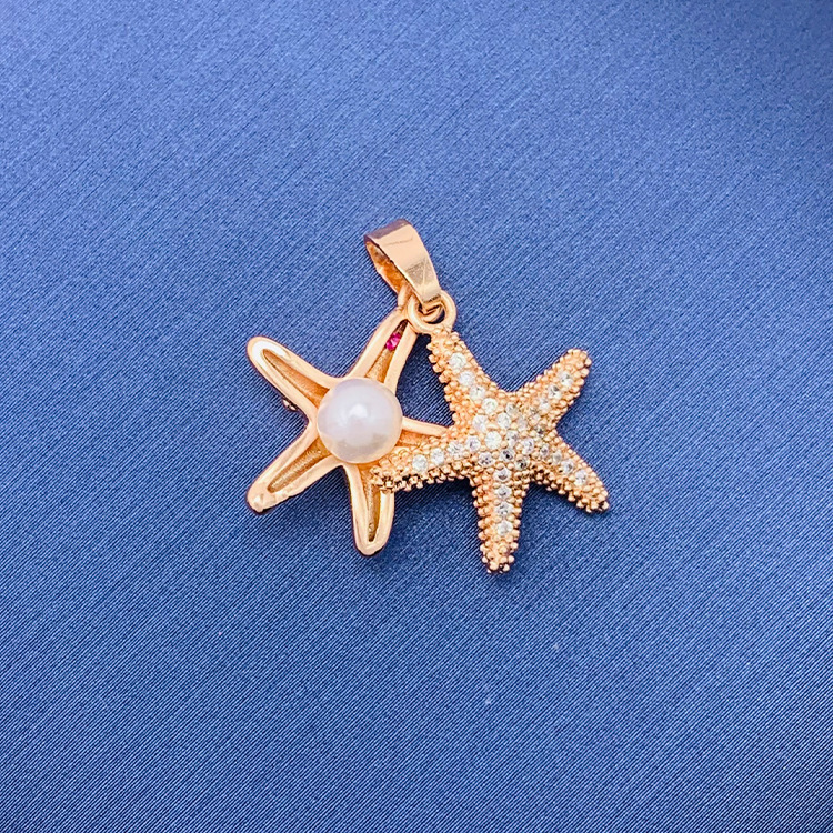 百種類のペンダントは心のままにファッションの経典を配合します。カップルの美しいペンダントは親友のアクセサリーを送ります。