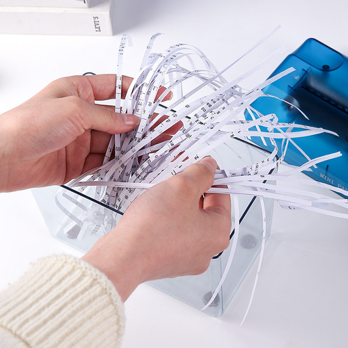 Desktop household manual shredder office hand-cranked paper shredder A4 paper document strip cutting machine