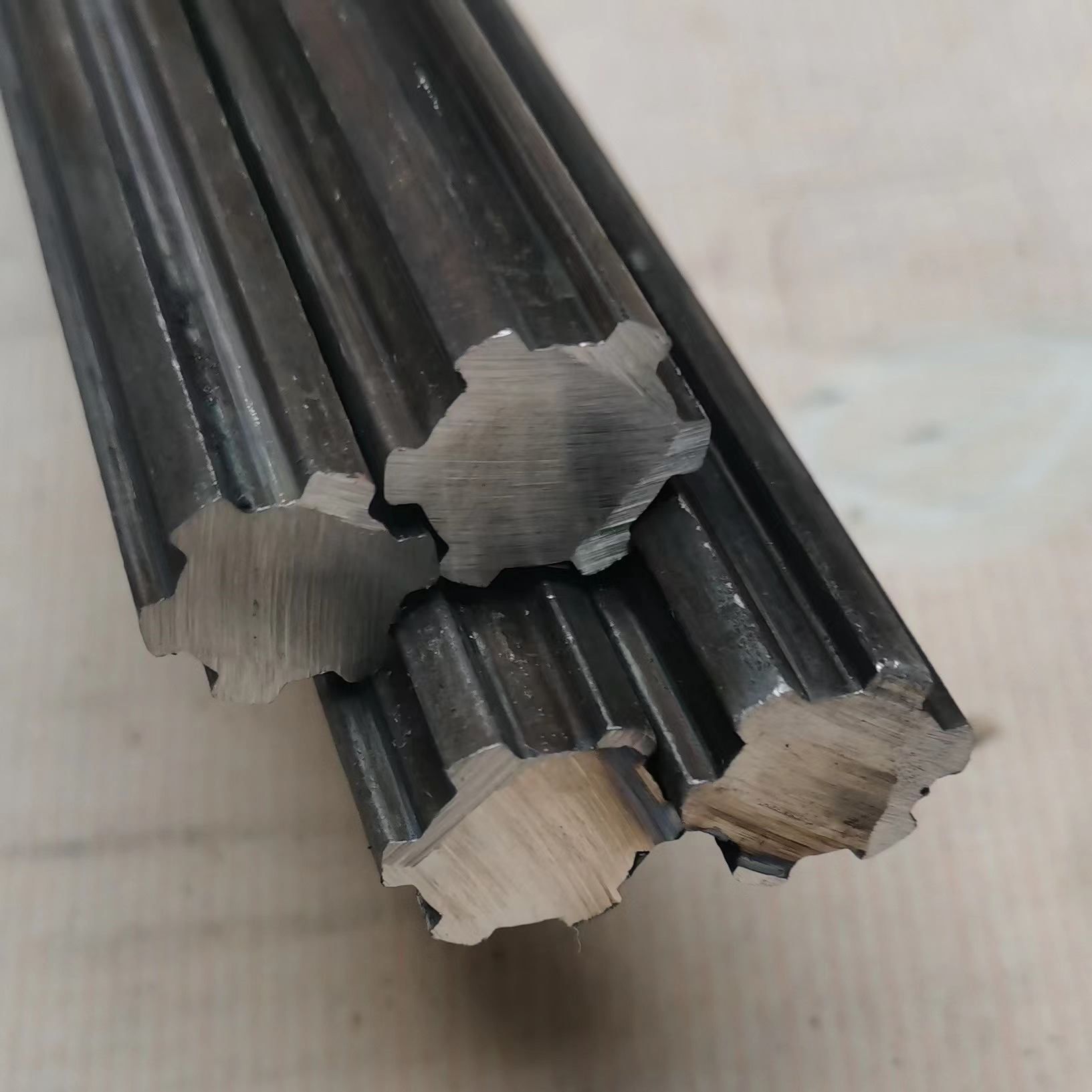 花键套 冷拔花键轴45# Q235 16Mn 40Cr 非标冷拉齿轮轴