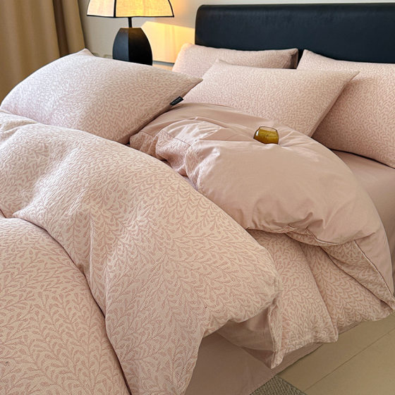 Class A three-layer yarn cotton four-piece jacquard cotton quilt cover sheets simple wind bedding manufacturers wholesale 1.8