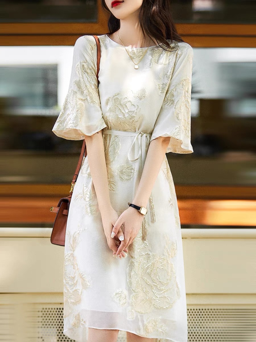 Váy maxi nữ chất lụa tơ tằm jacquard dáng rộng thùng thình — màu trắng ngà